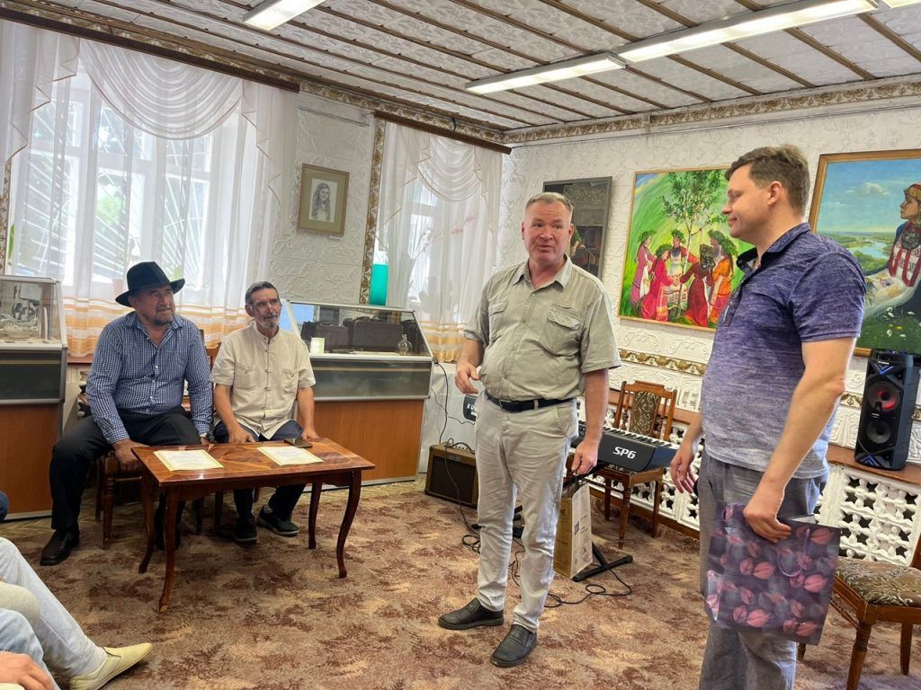 В Заинске открылась выставка художников Максимова и Селивёрстова