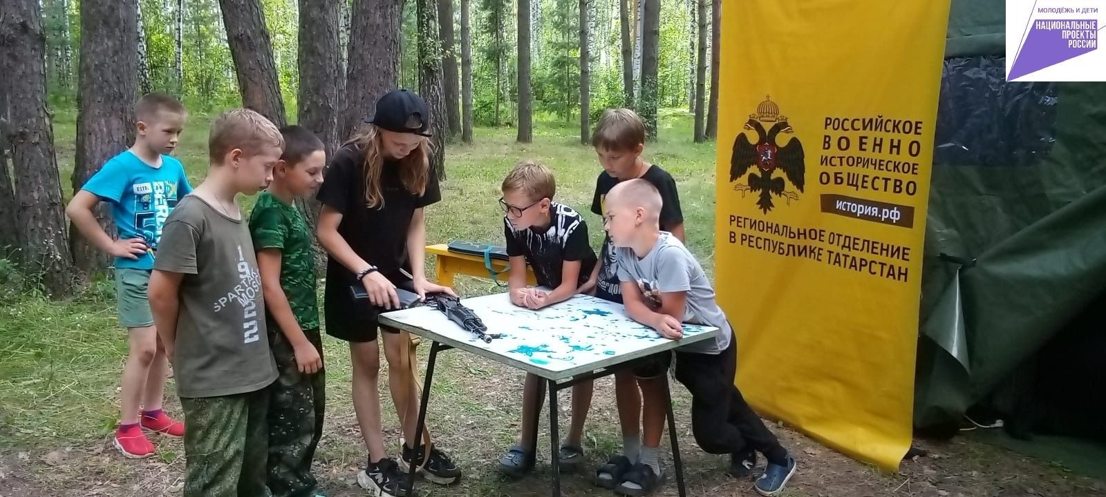 Зәй укучылары   палаткалы лагерьда ял итте