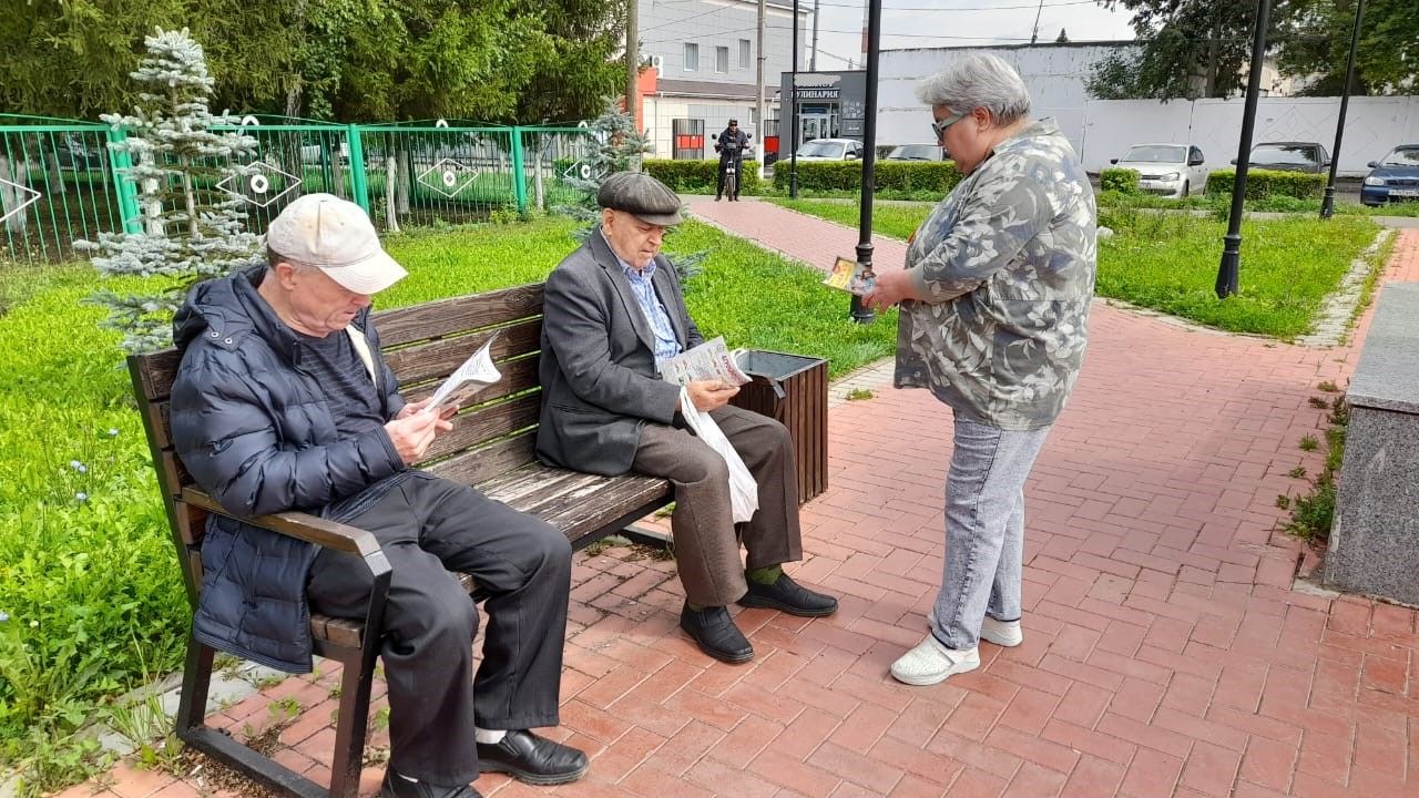 Зәй китапханәчеләре җәйге урам акциясе уздырдылар