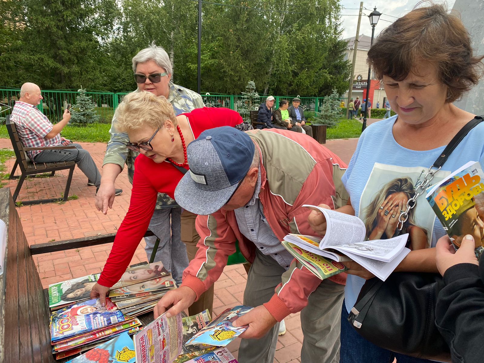 Зәй китапханәчеләре җәйге урам акциясе уздырдылар