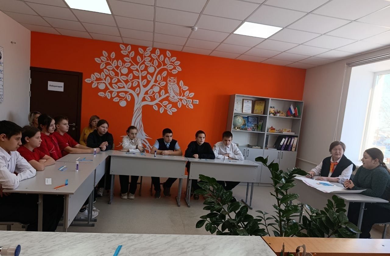 Поручик мәктәбендә Студентлар көне уңаеннан кызыклы очрашу узды