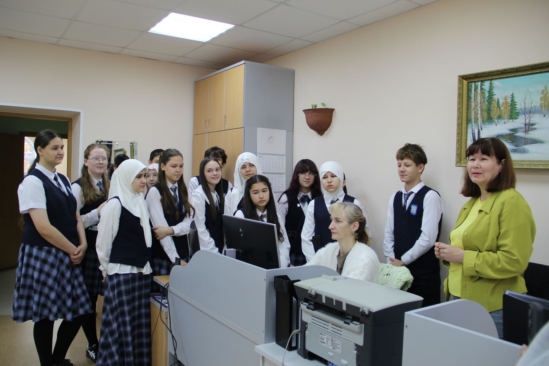 Татар гимназиясе  укучылары «Зәй-информ»да кунакта булды