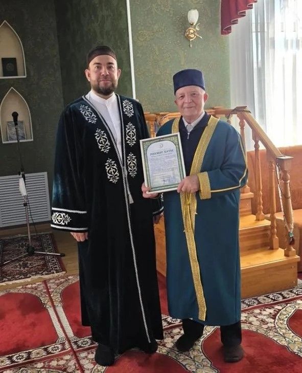 Зәйдә имам Рөстәм хәзрәт Дәминовны 80 яшьлек юбилее белән котладылар
