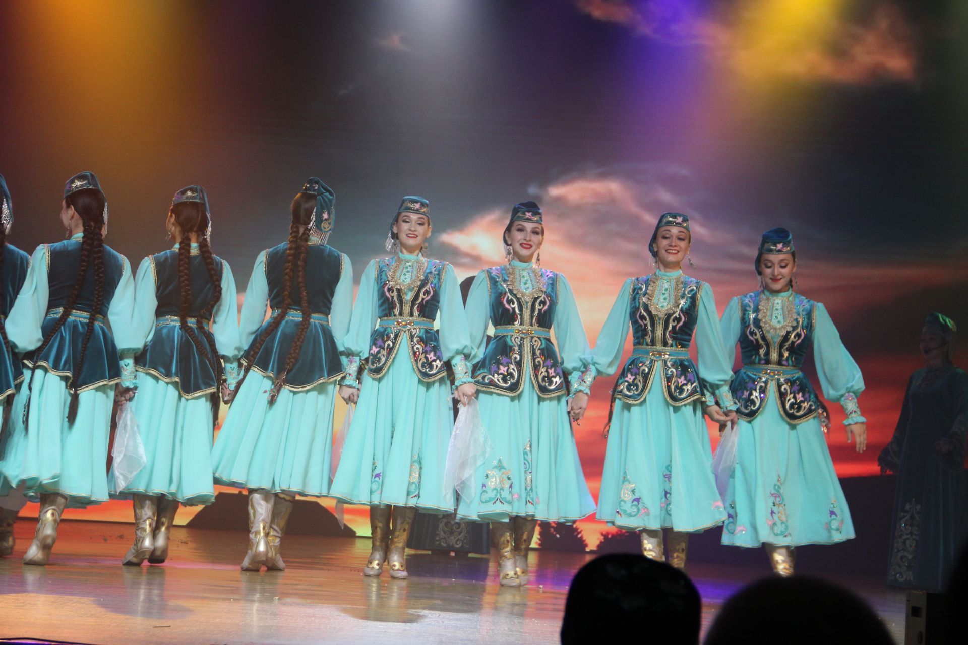 Зәй  игенчеләрен «Уңыш бәйрәме»ндә хөрмәтләделәр: фоторепортаж