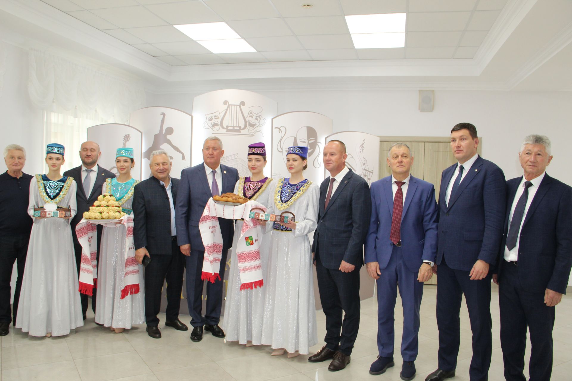 Зәй  игенчеләрен «Уңыш бәйрәме»ндә хөрмәтләделәр: фоторепортаж