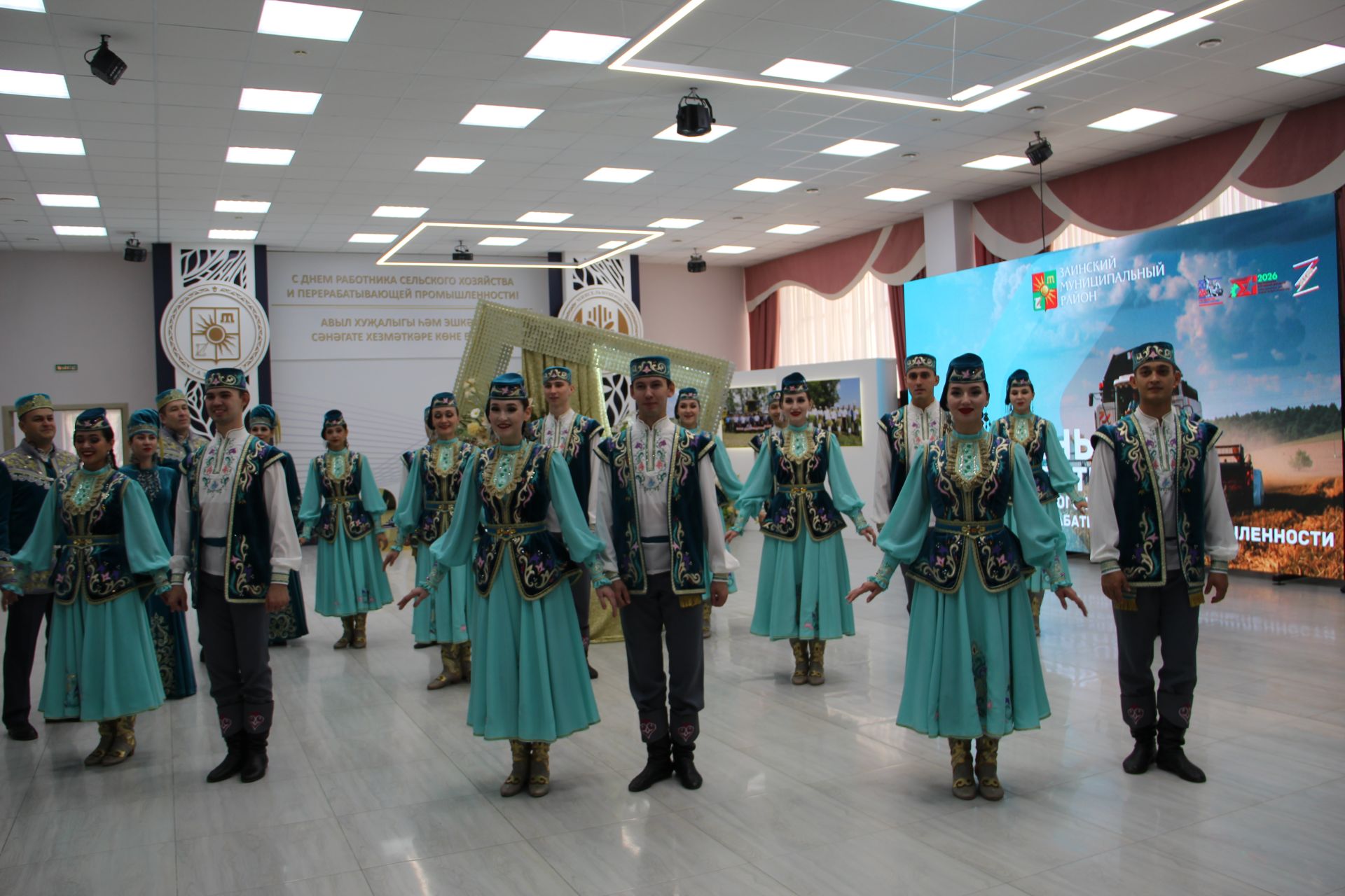 Зәй  игенчеләрен «Уңыш бәйрәме»ндә хөрмәтләделәр: фоторепортаж