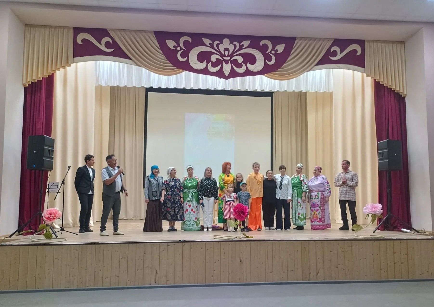 В ГДК Мирного открыли творческий сезон «Добро пожаловать!»