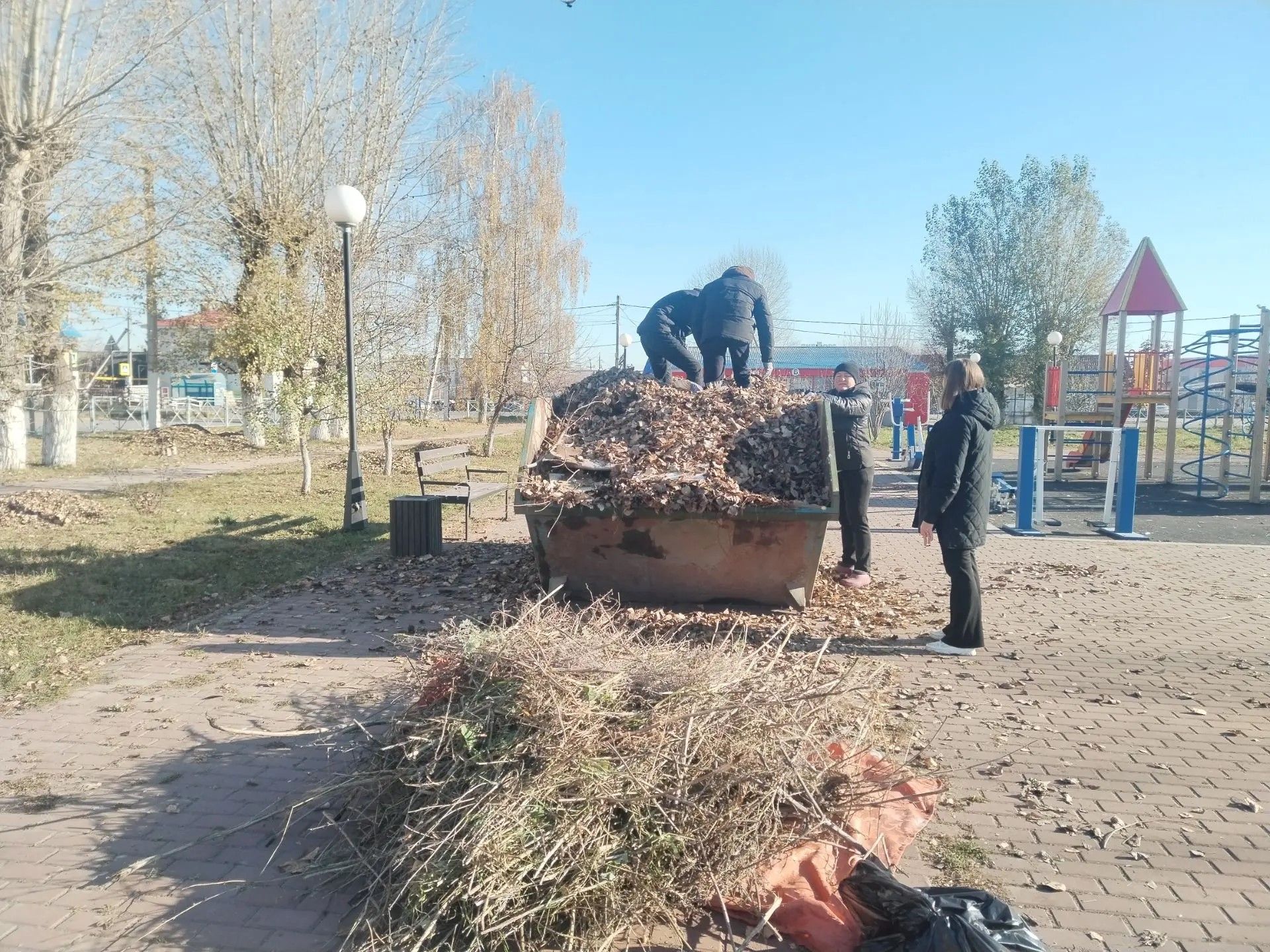 ТОСы, школы и учреждения Мирного навели порядок к зиме