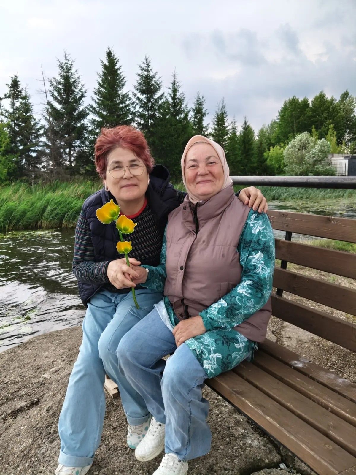 Пенсионеры Старого Заинска плетут масксети для бойцов и живут активно