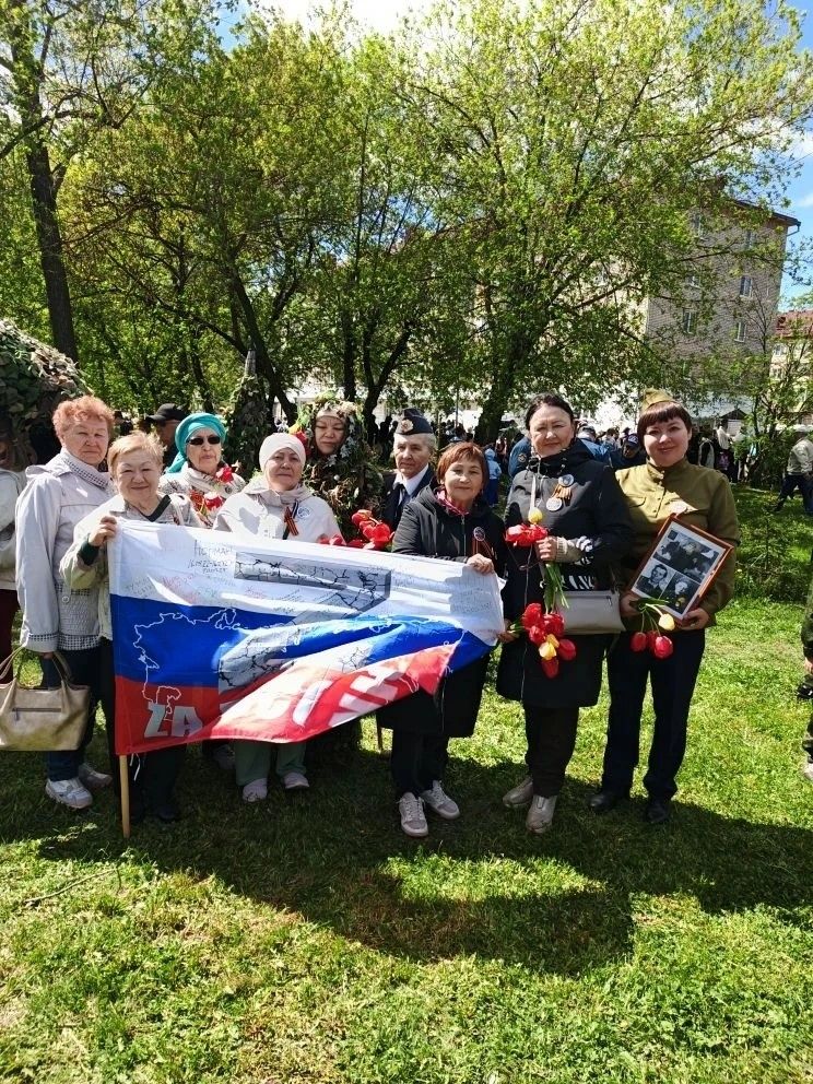 Пенсионеры Старого Заинска плетут масксети для бойцов и живут активно