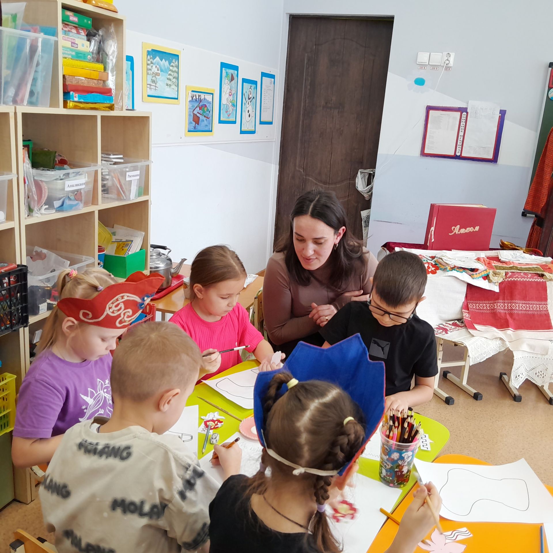 В Заинске прошёл тематический час «Национальные узоры» для дошкольников