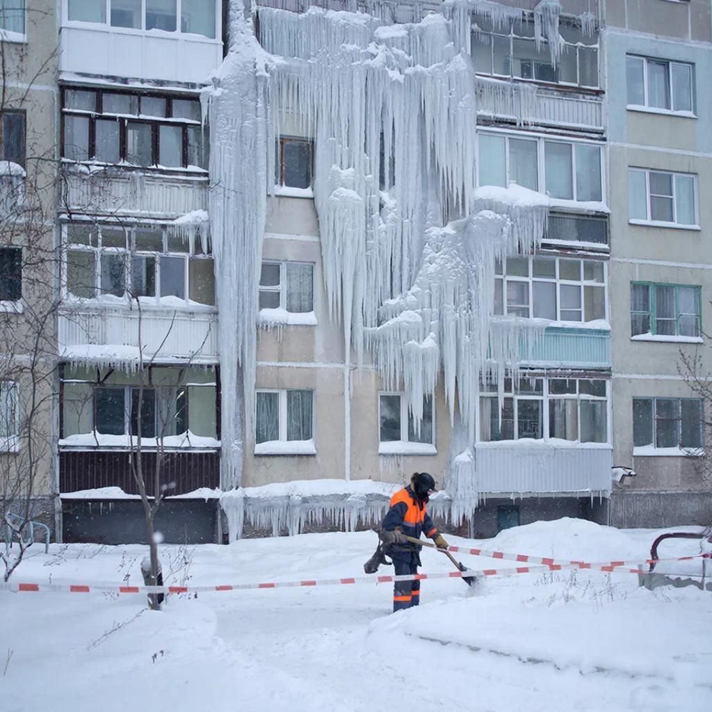 В Татарстане возбуждено более 40 дел за снег и наледь на крышах