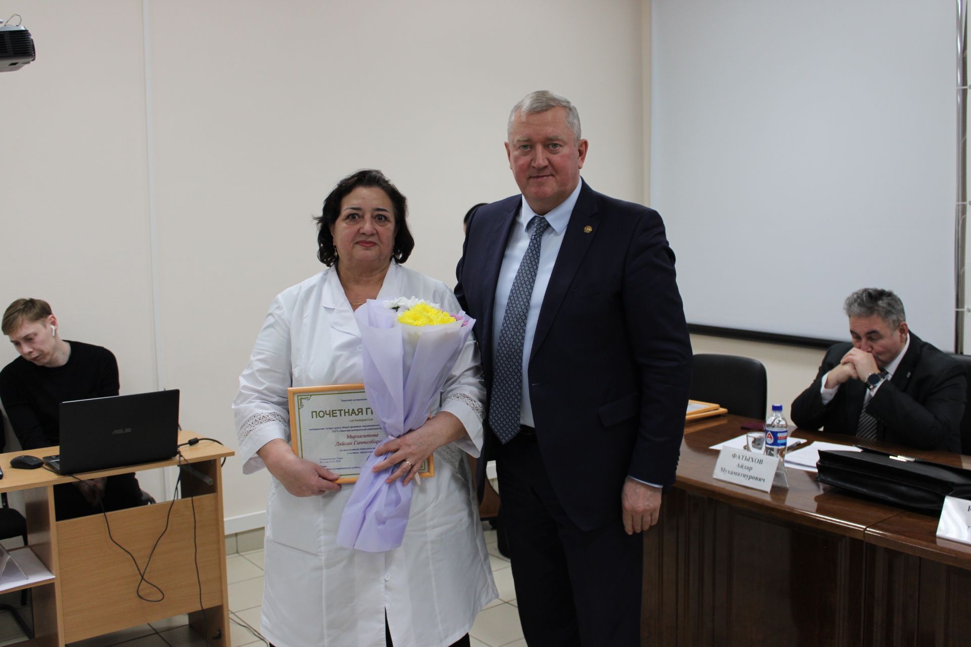 Зәйнең сәламәтлек саклау тармагында хезмәт куючылар 2025 елга нәтиҗә ясады