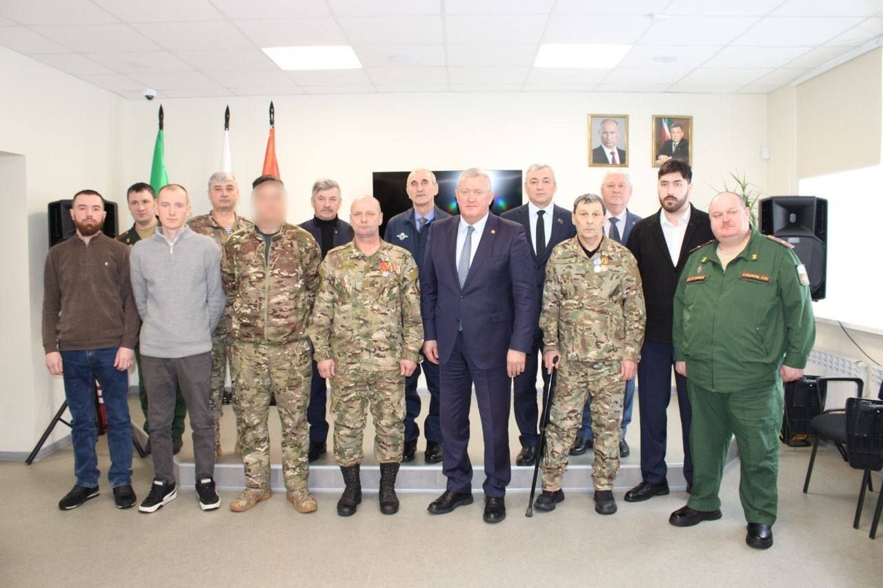 В Заинске прошла встреча с военнослужащими и вручение медалей