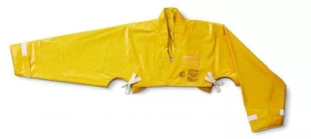 Заинский центр создал первые в России средства защиты для электромонтеров из инновационного материала