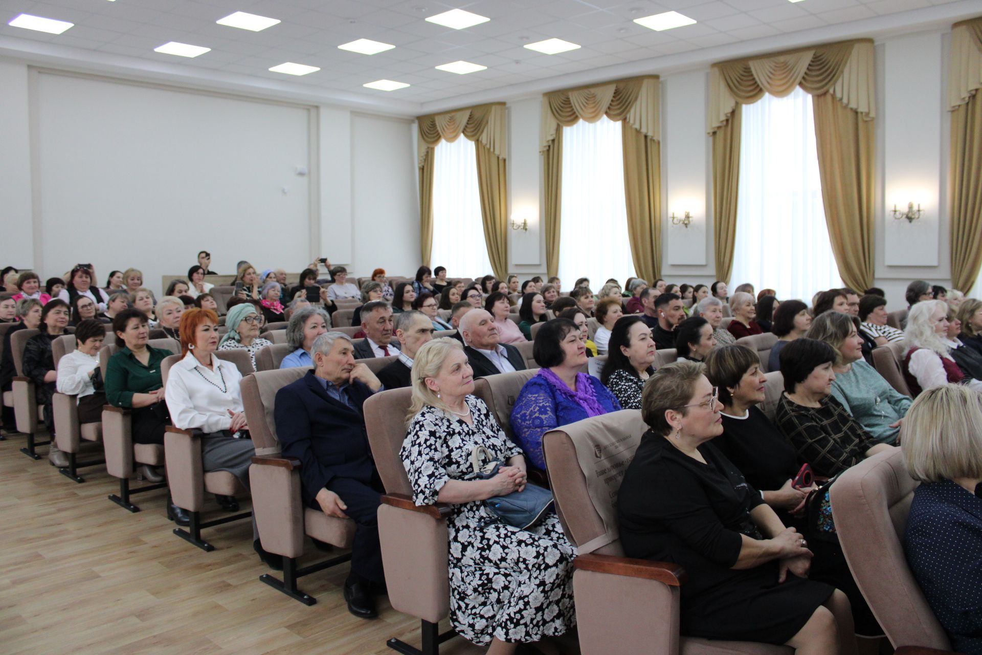 Зәйдә мәдәният хезмәткәрләрен хөрмәтләделәр