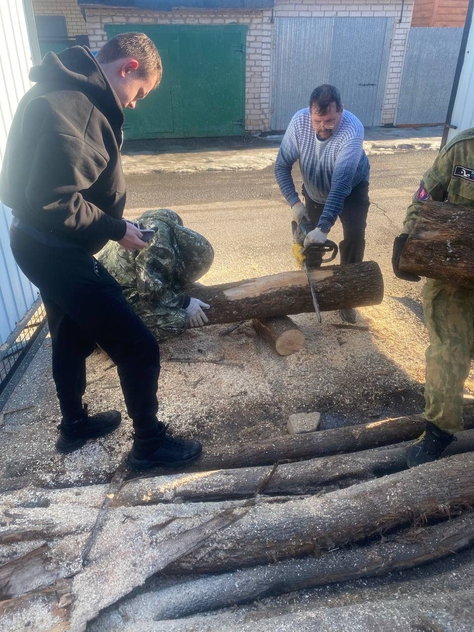 Эзтабарлар махсус хәрби операциядәге солдат гаиләсенә булышты