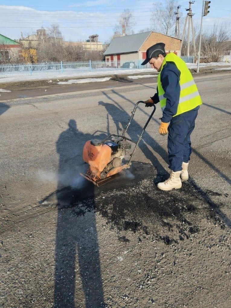Зәй юлларында чокырларны ямау эше дәвам итә