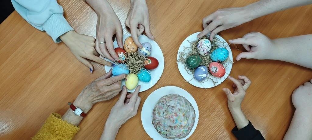 Зәйдә социаль хезмәт алучылары өчен йомырка буяу буенча мастер-класс үткәрелде