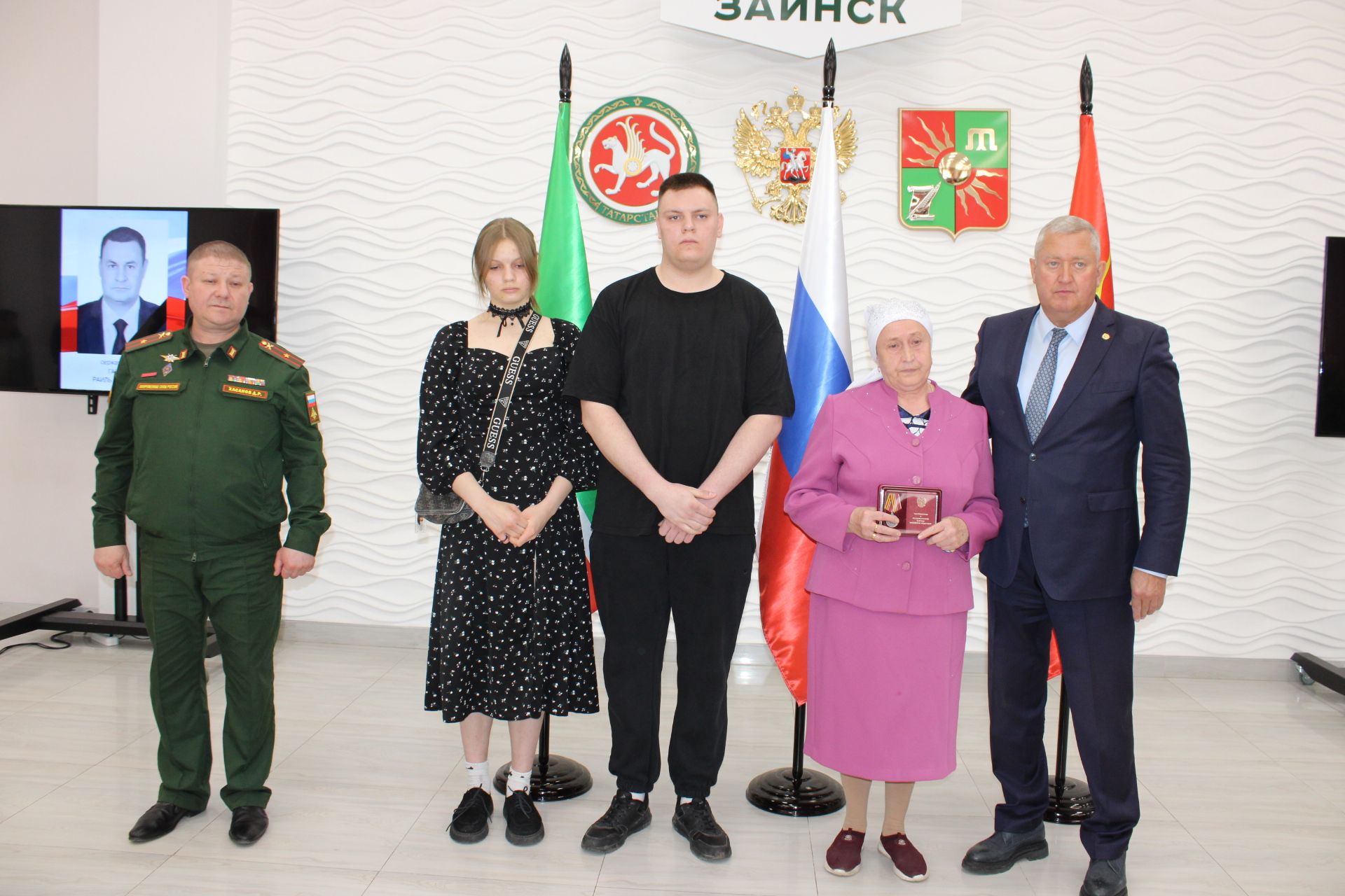 Зәйдә махсус хәрби операциядә һәлак булган геройларның гаиләләренә дәүләт бүләкләре тапшырылды
