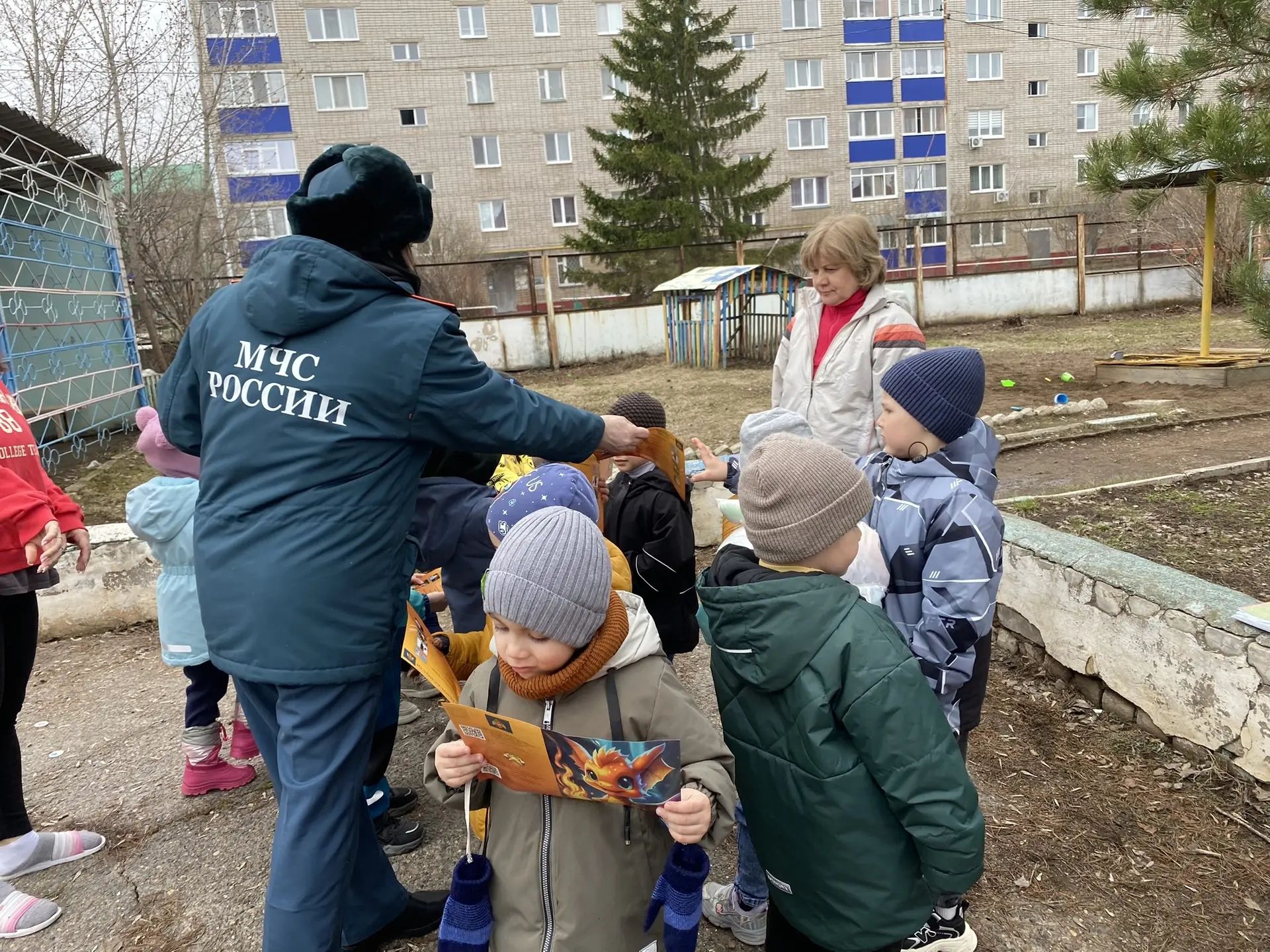 Зәйнең “Кыңгырау чәчәк” балалар бакчасында янгын куркынычсызлыгы дәресе үтте