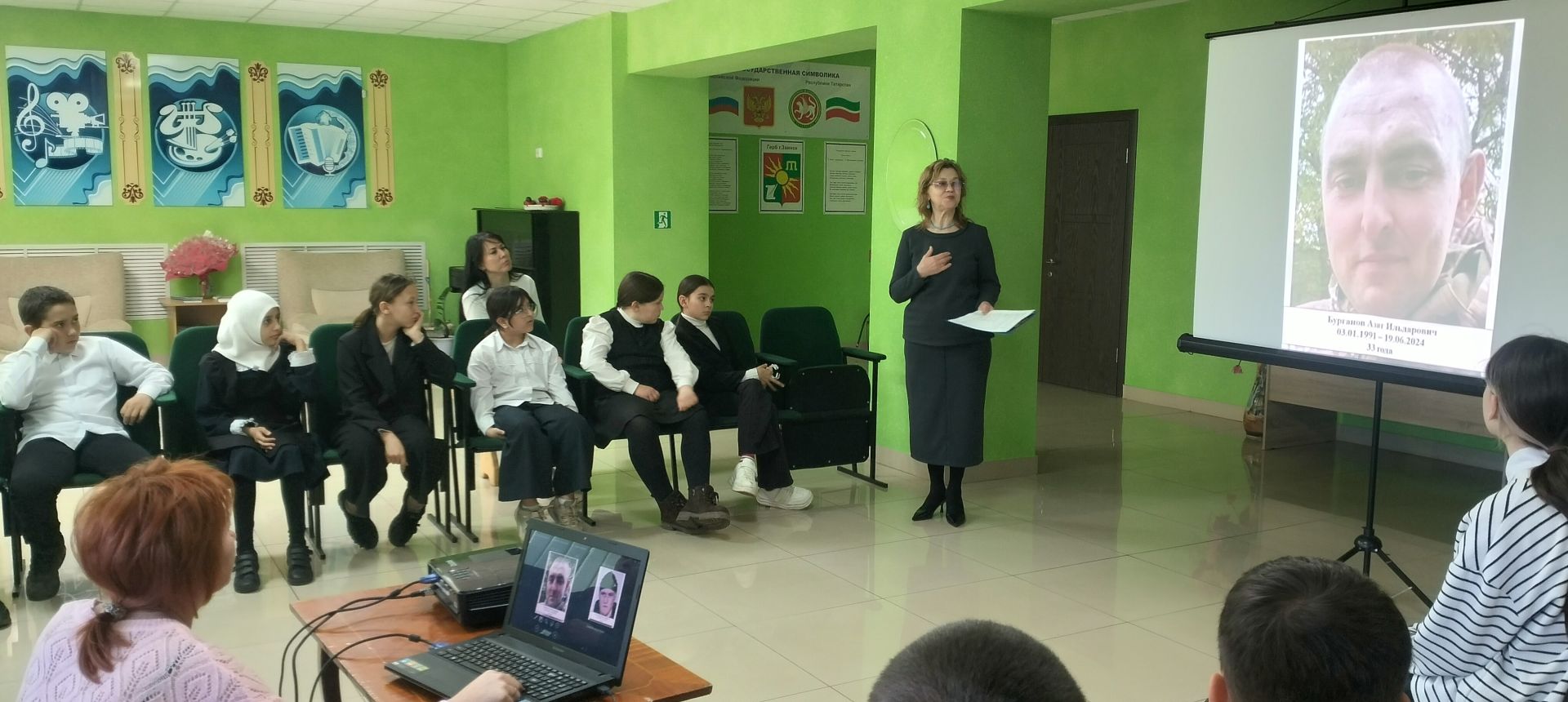 Мирный бистәсе укучылары белән батырлык дәресе үтте