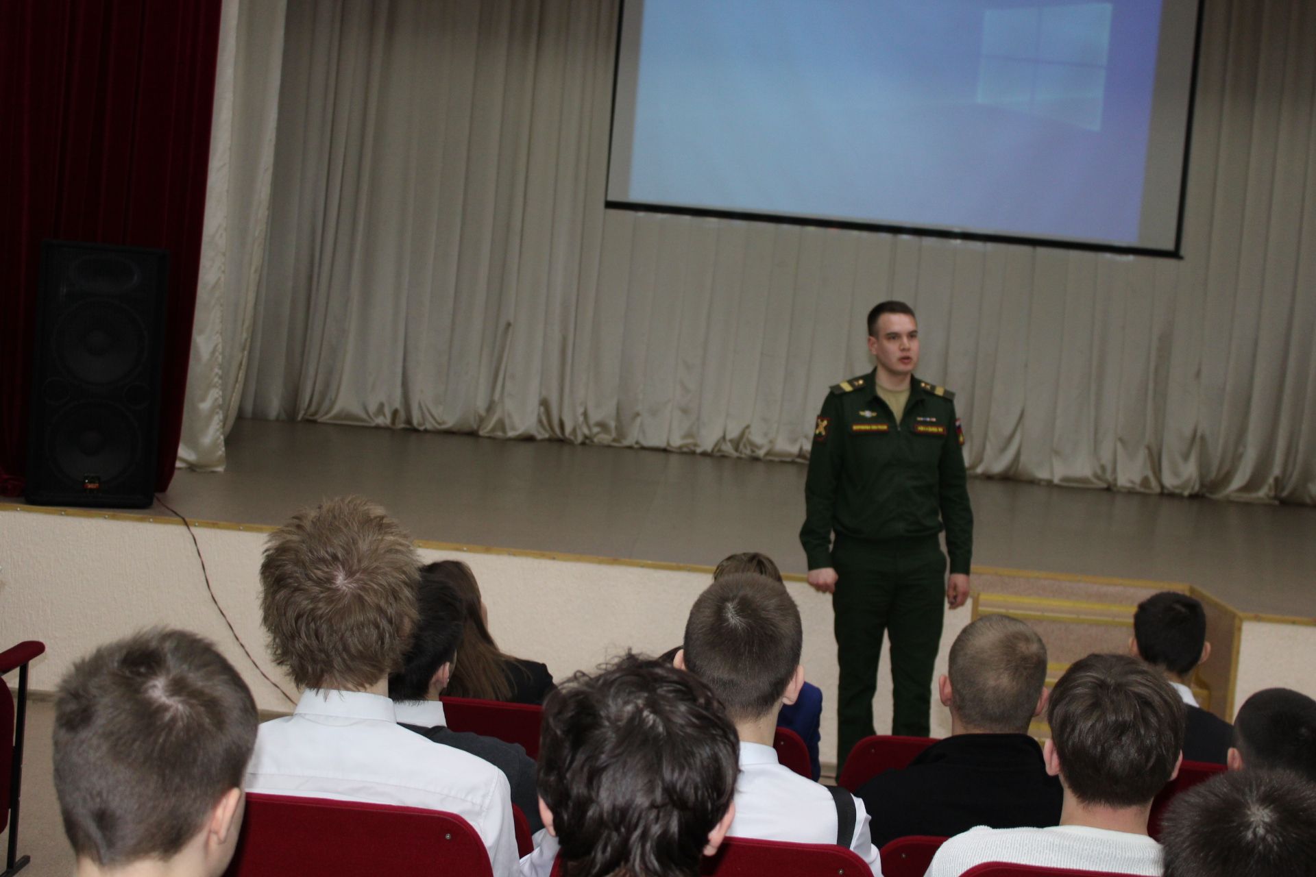 Армия хезмәте урынына контракт: Зәй студентларына БПЛА гаскәрләрендә хезмәт итү турында сөйләделәр