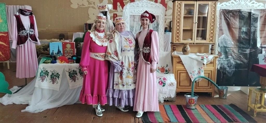 Район мәдәният йортында укучылар өчен татар мәдәнияте көне узды