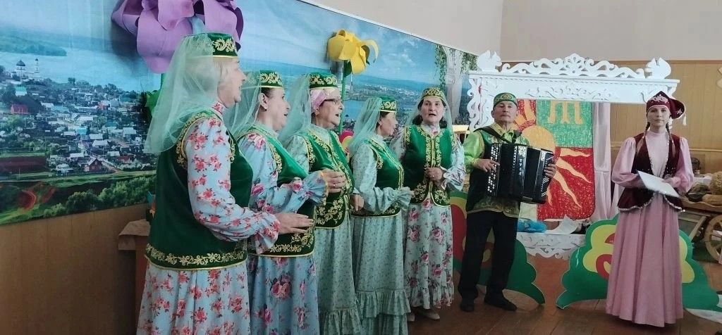 Район мәдәният йортында укучылар өчен татар мәдәнияте көне узды