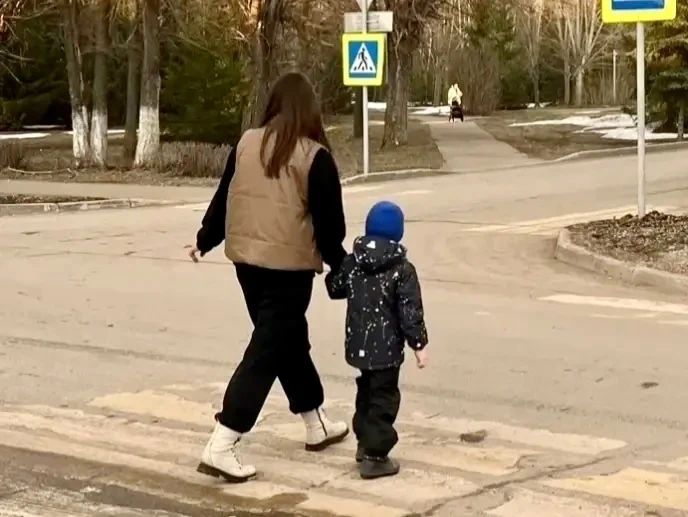 Юные инспекторы из группы «Одуванчик»: в «Дюймовочке» прошел необычный урок ПДД