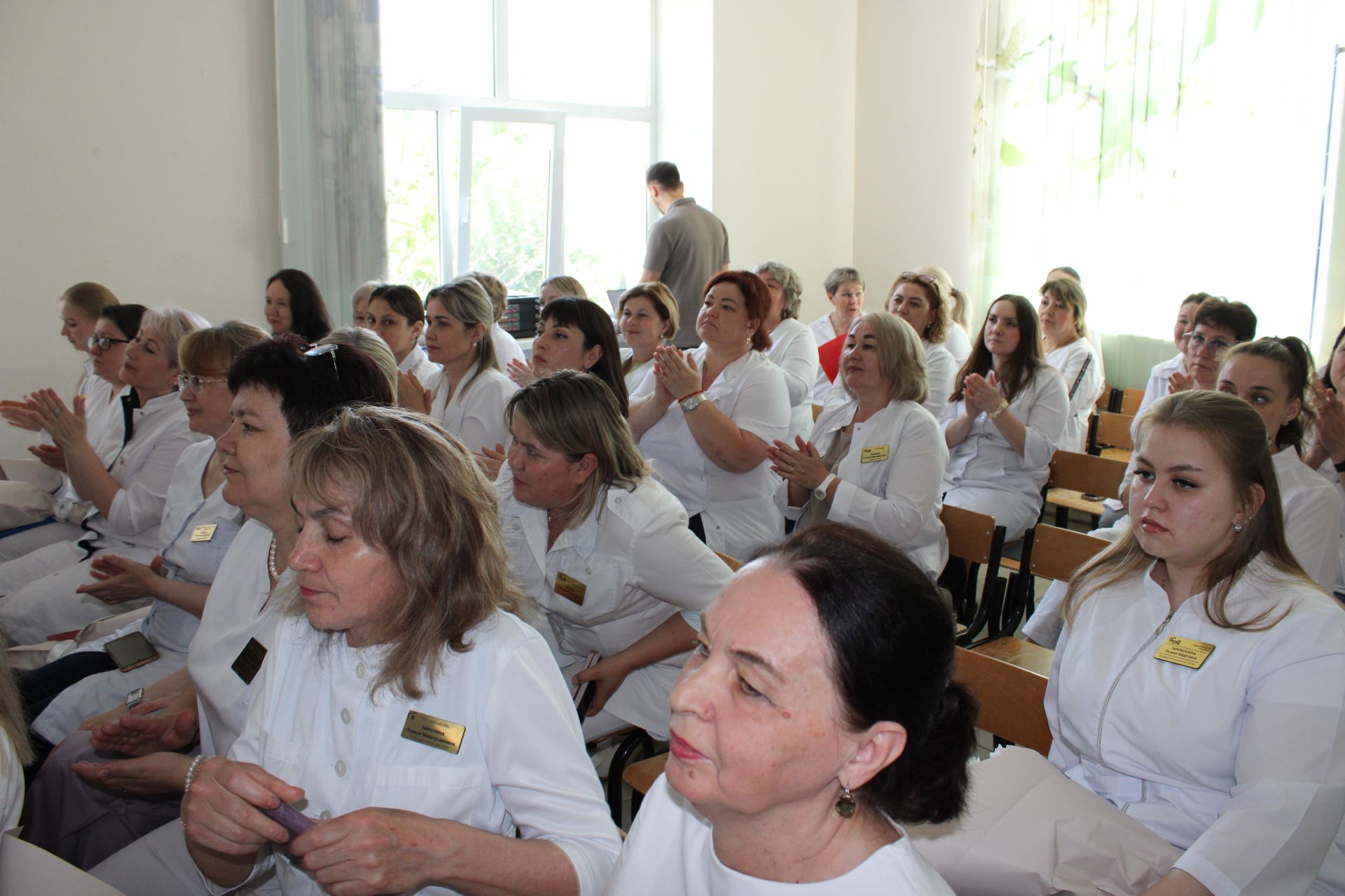 В Заинской ЦРБ отметили Международный день медицинской сестры