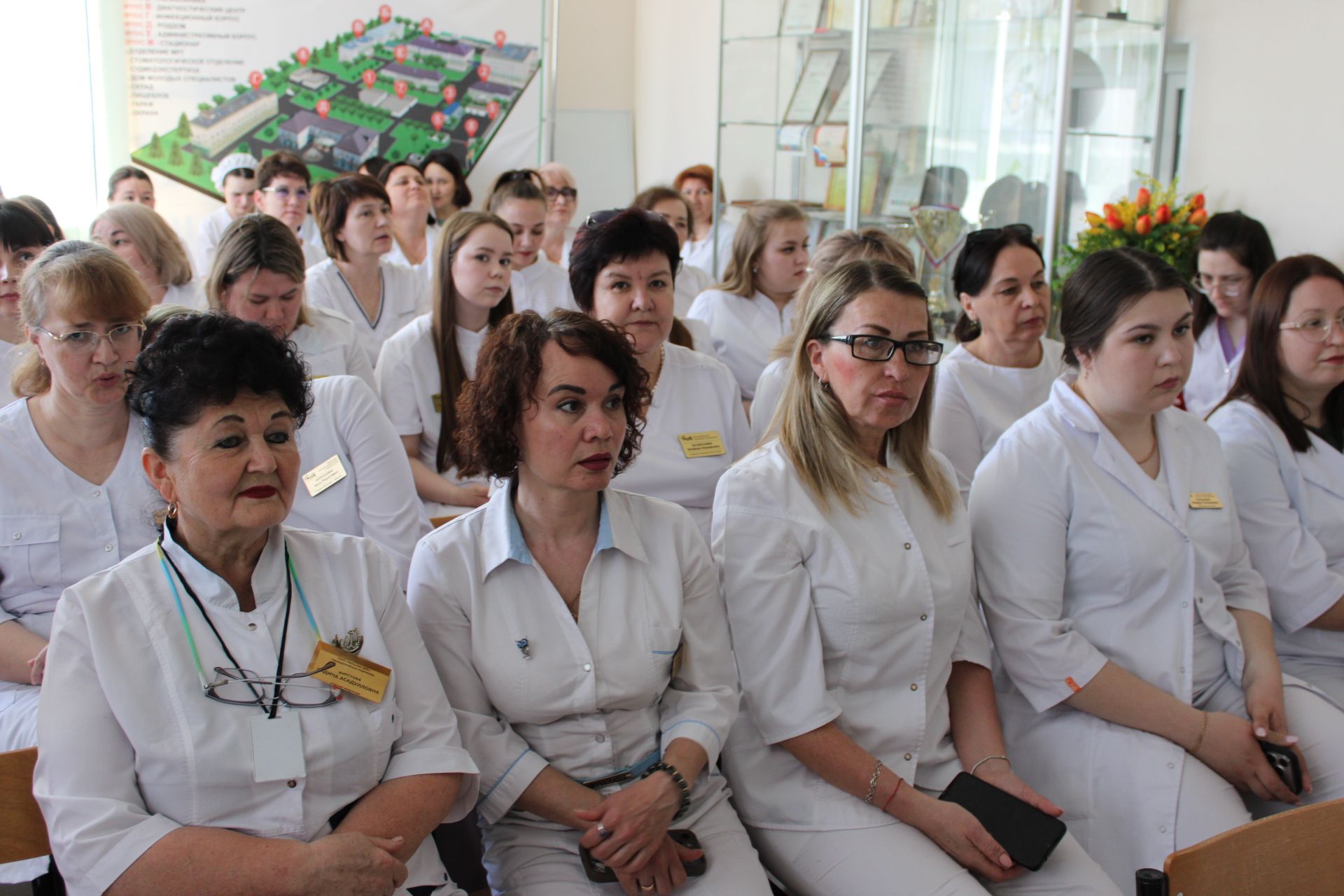 В Заинской ЦРБ отметили Международный день медицинской сестры