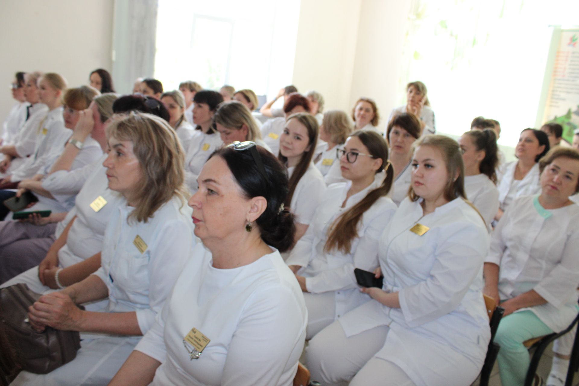 В Заинской ЦРБ отметили Международный день медицинской сестры