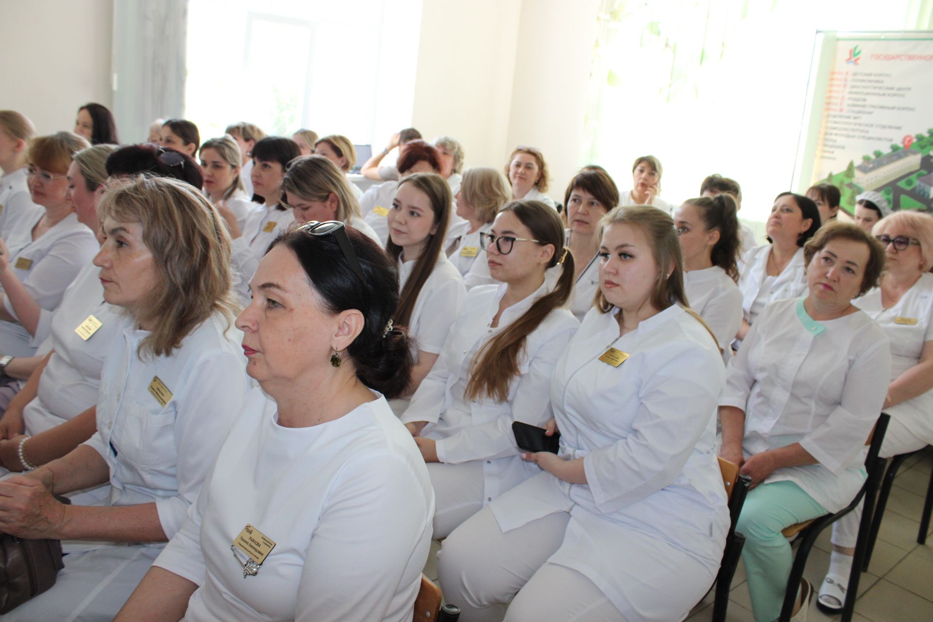 В Заинской ЦРБ отметили Международный день медицинской сестры