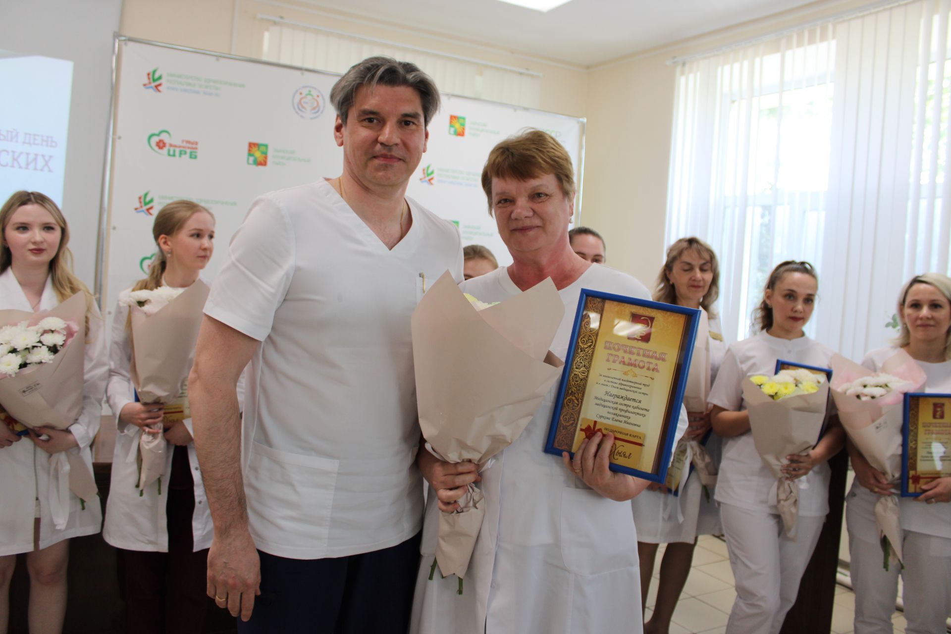 В Заинской ЦРБ отметили Международный день медицинской сестры