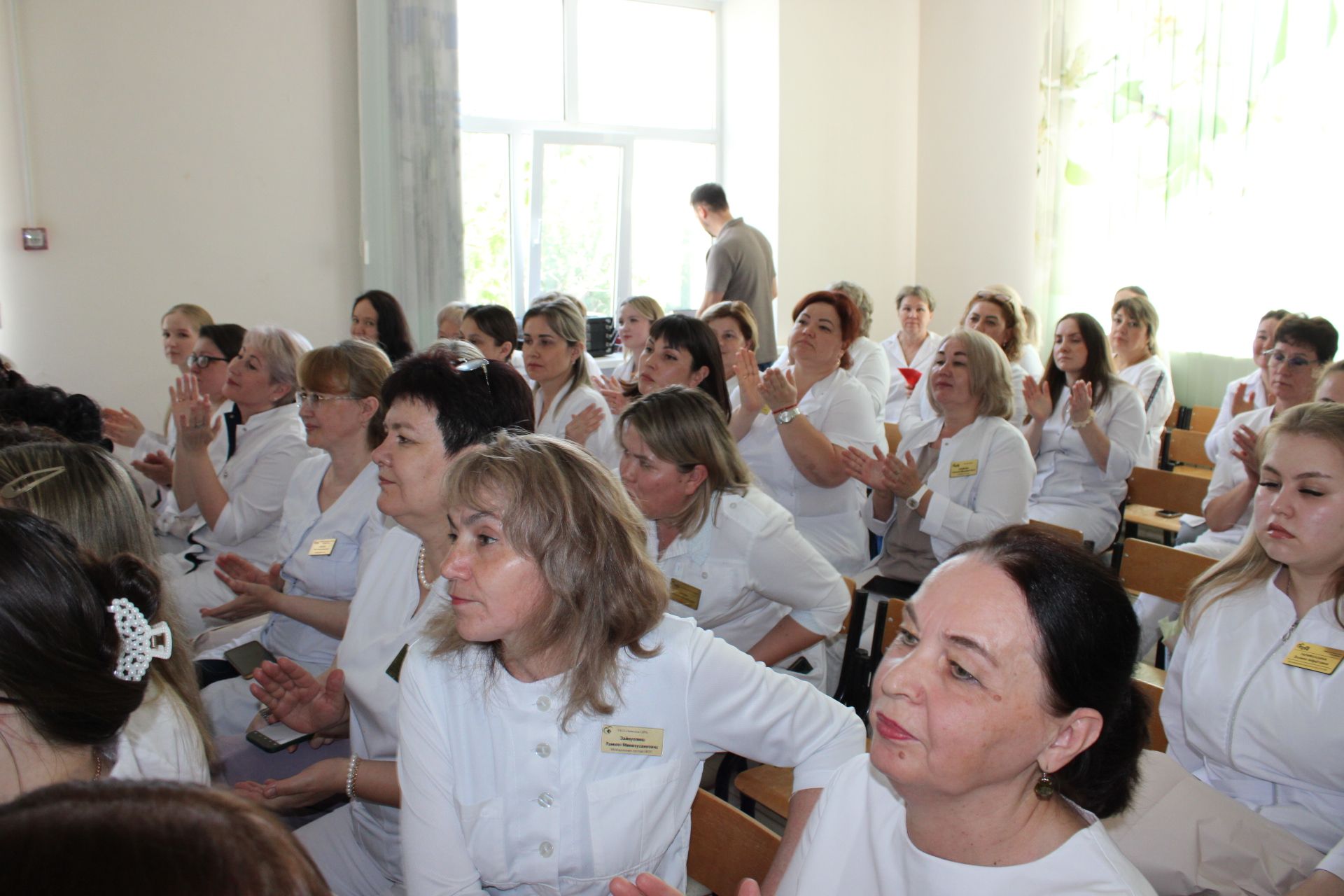 В Заинской ЦРБ отметили Международный день медицинской сестры