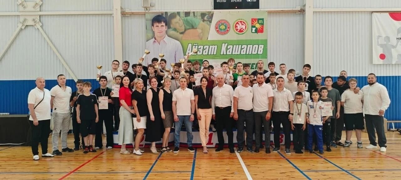 Батыр егет истәлеге яшь көрәшчеләргә тапшырыла