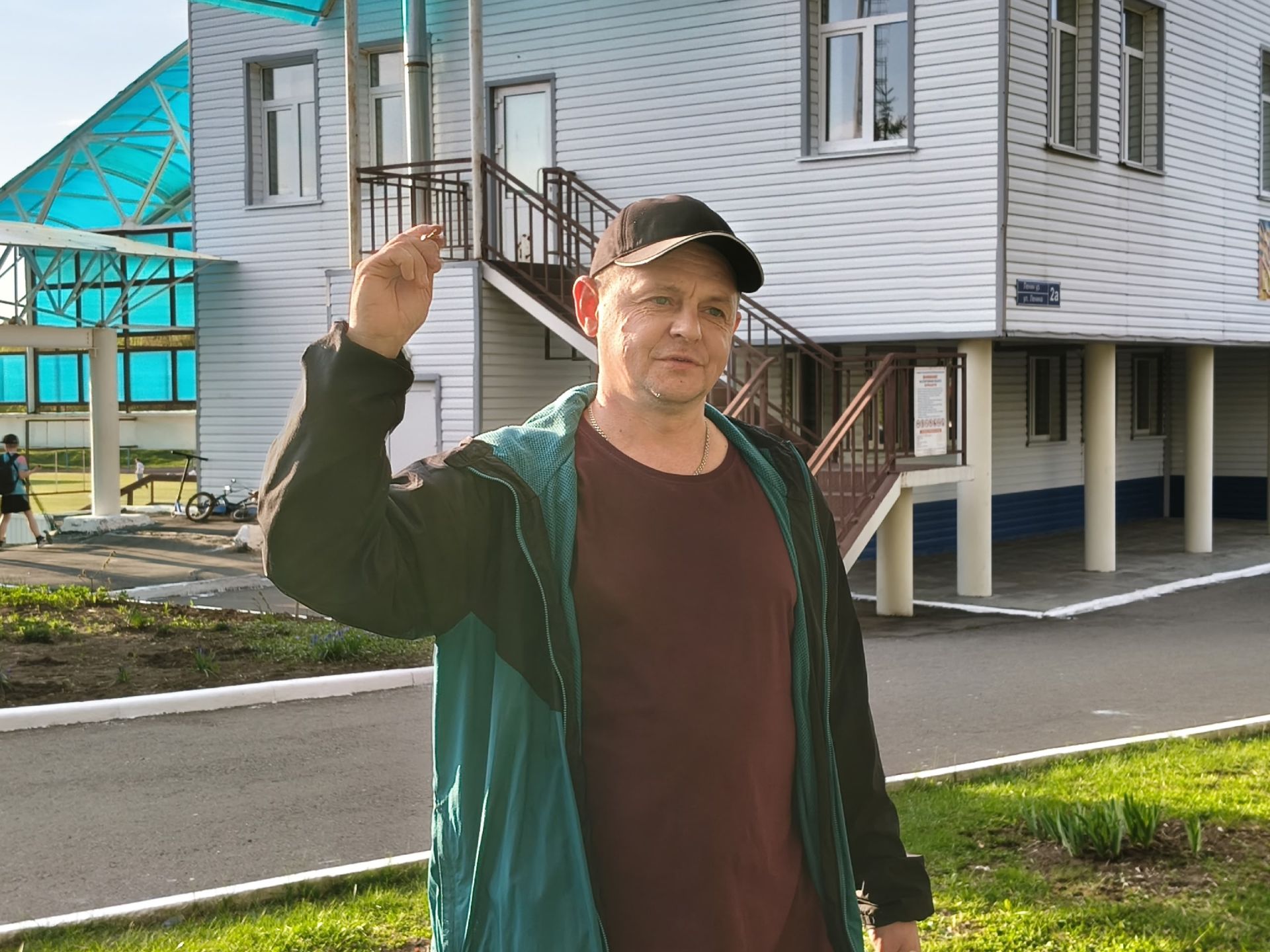 В Заинске прошли соревнования по шашкам, дартсу и нардам среди ветеранов и участников СВО