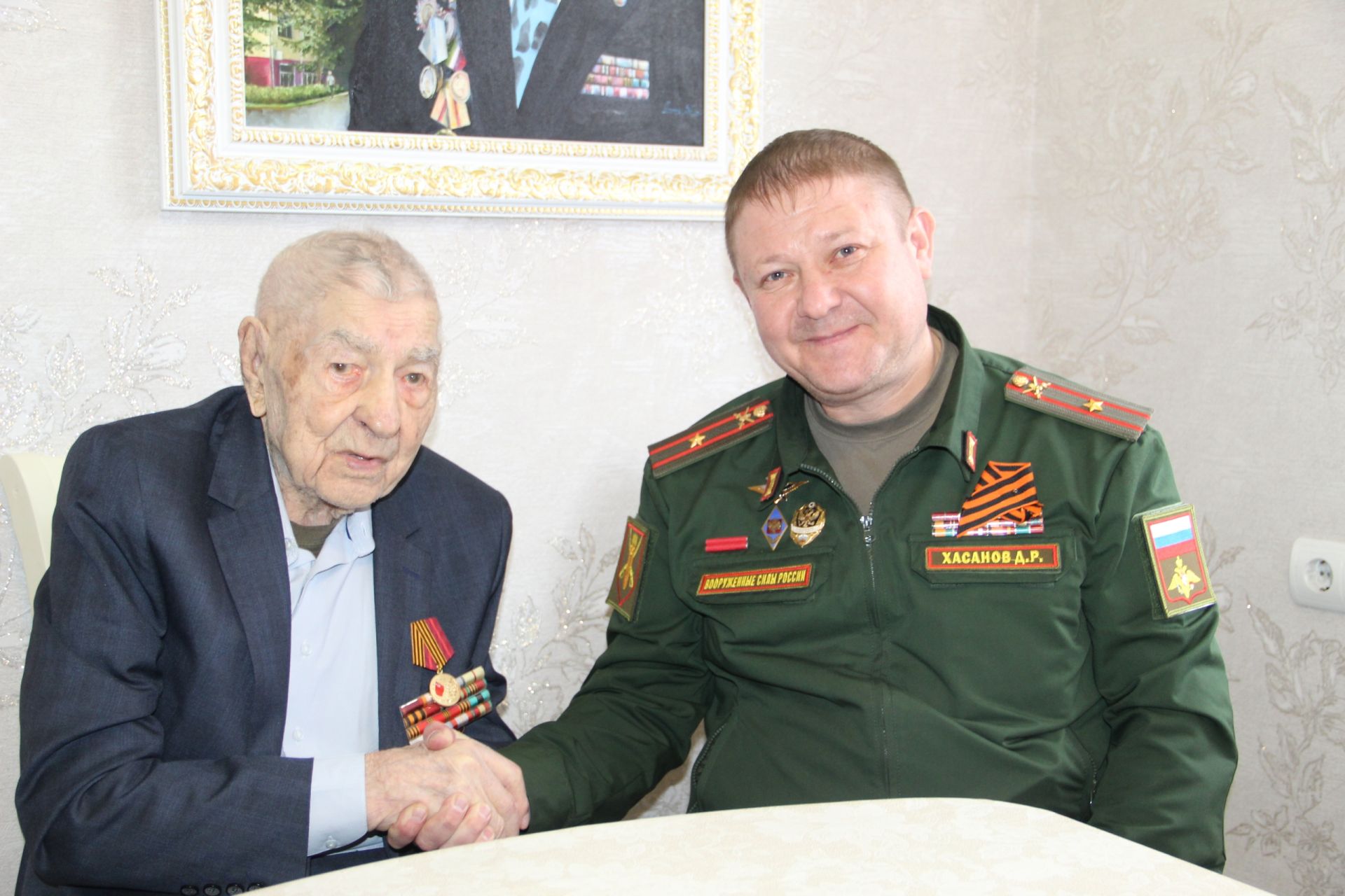 Ике буын ветеран Җиңү бәйрәме турында гәпләште