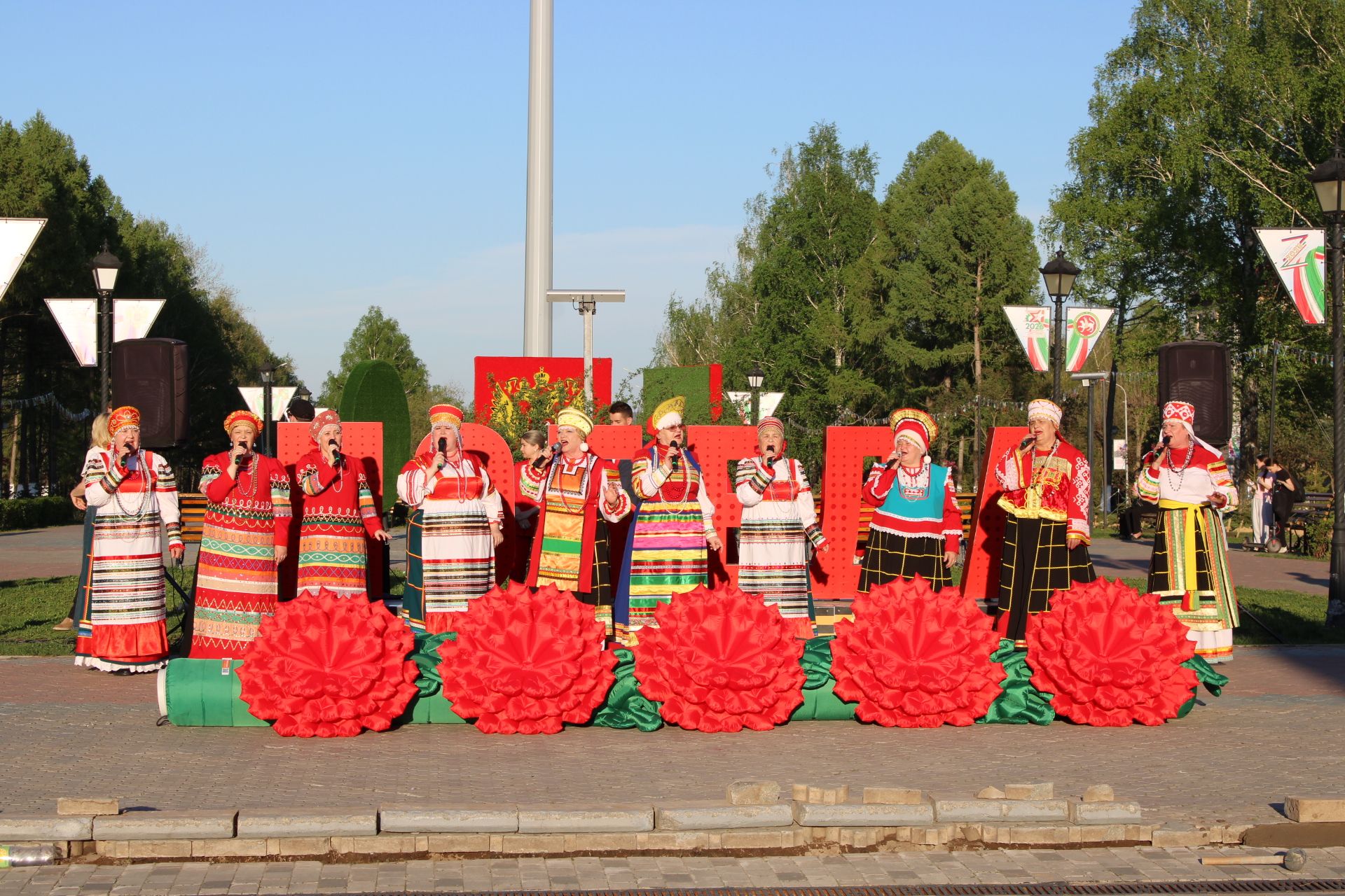 Җиңүнең 81 еллыгы уңаеннан шәһәр урамнары буйлап йөзләгән зәйле велосипедта үтте