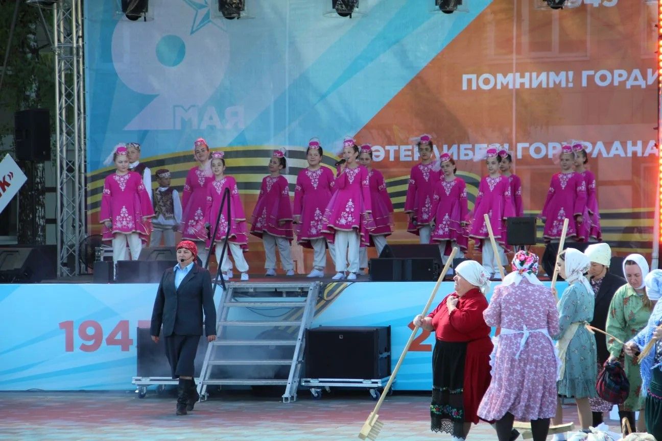Патриотик җырлар яңгырады