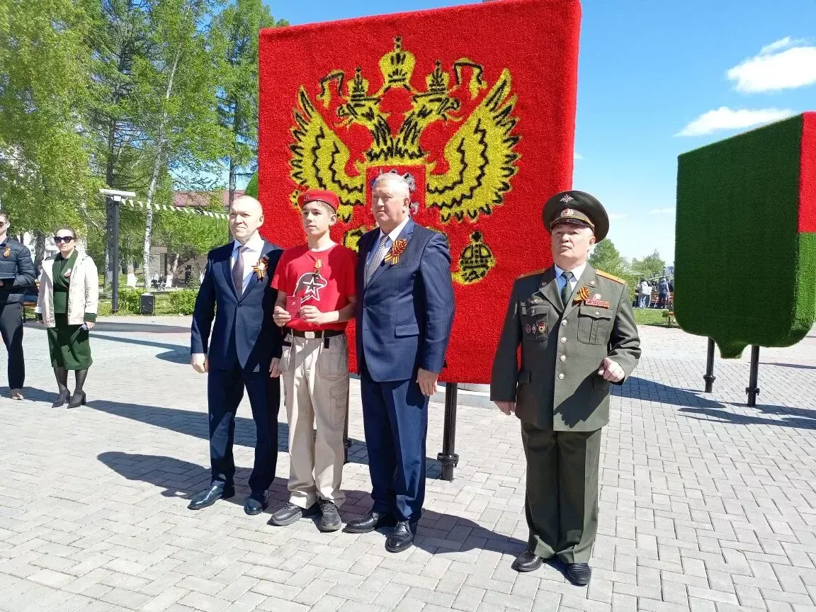 Зәйдә яшьармиячеләр значоклар алды