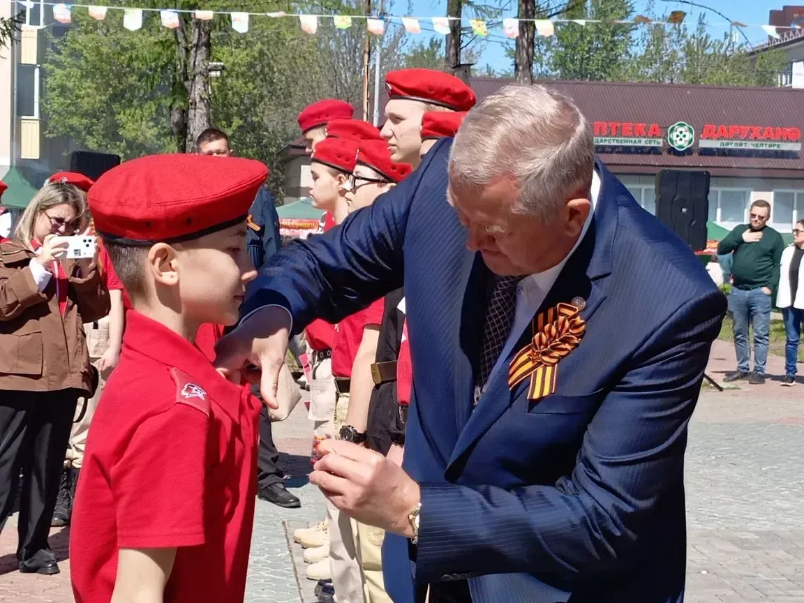 Зәйдә яшьармиячеләр значоклар алды