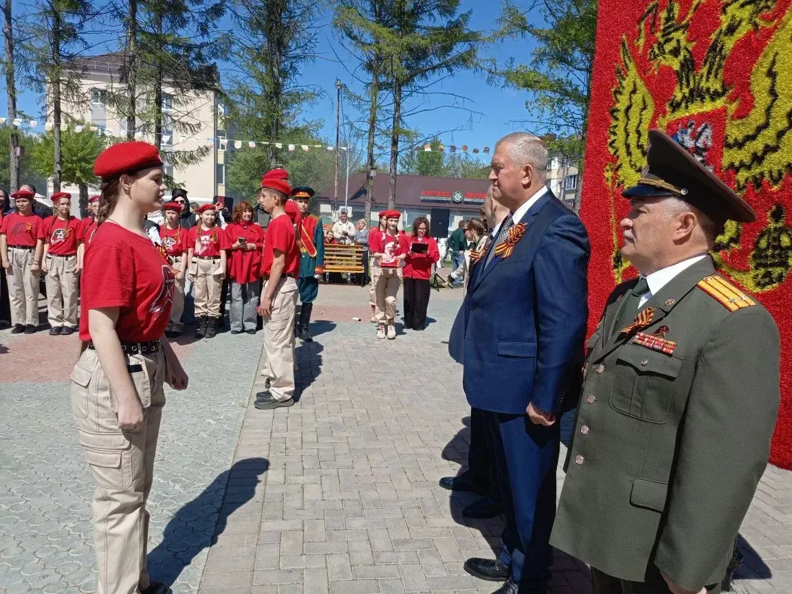 Зәйдә яшьармиячеләр значоклар алды