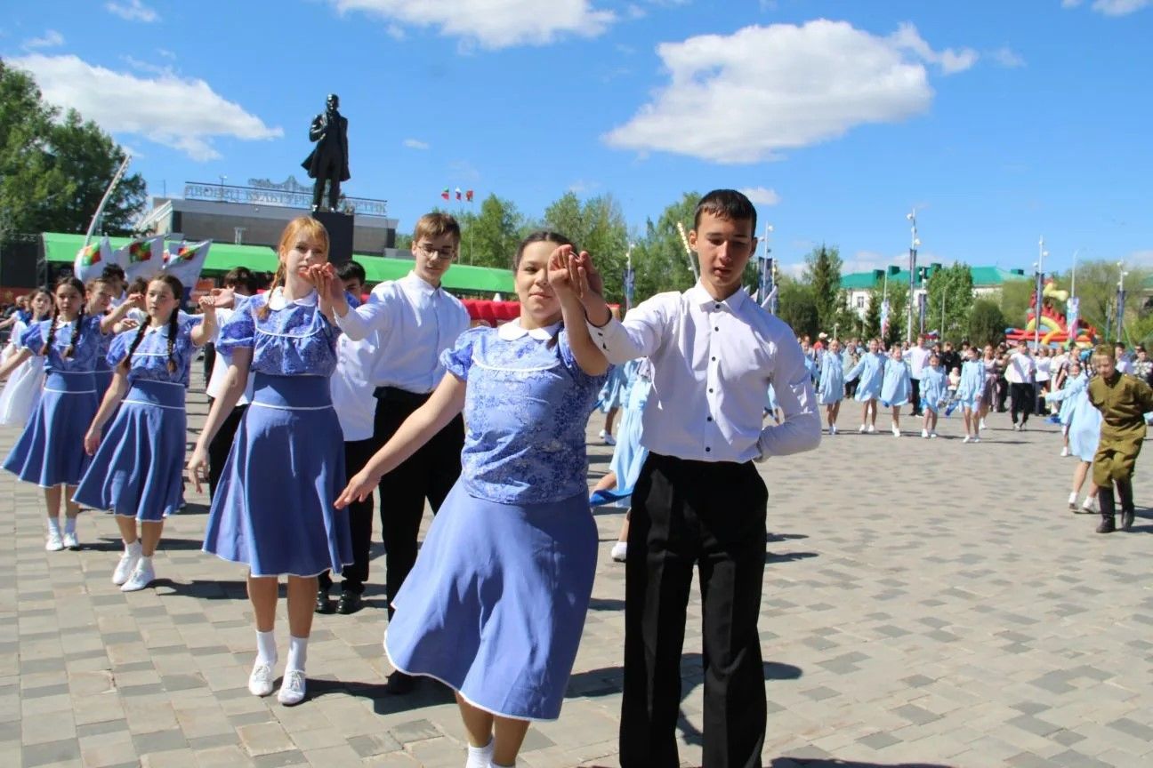 Патриотик җырлар яңгырады