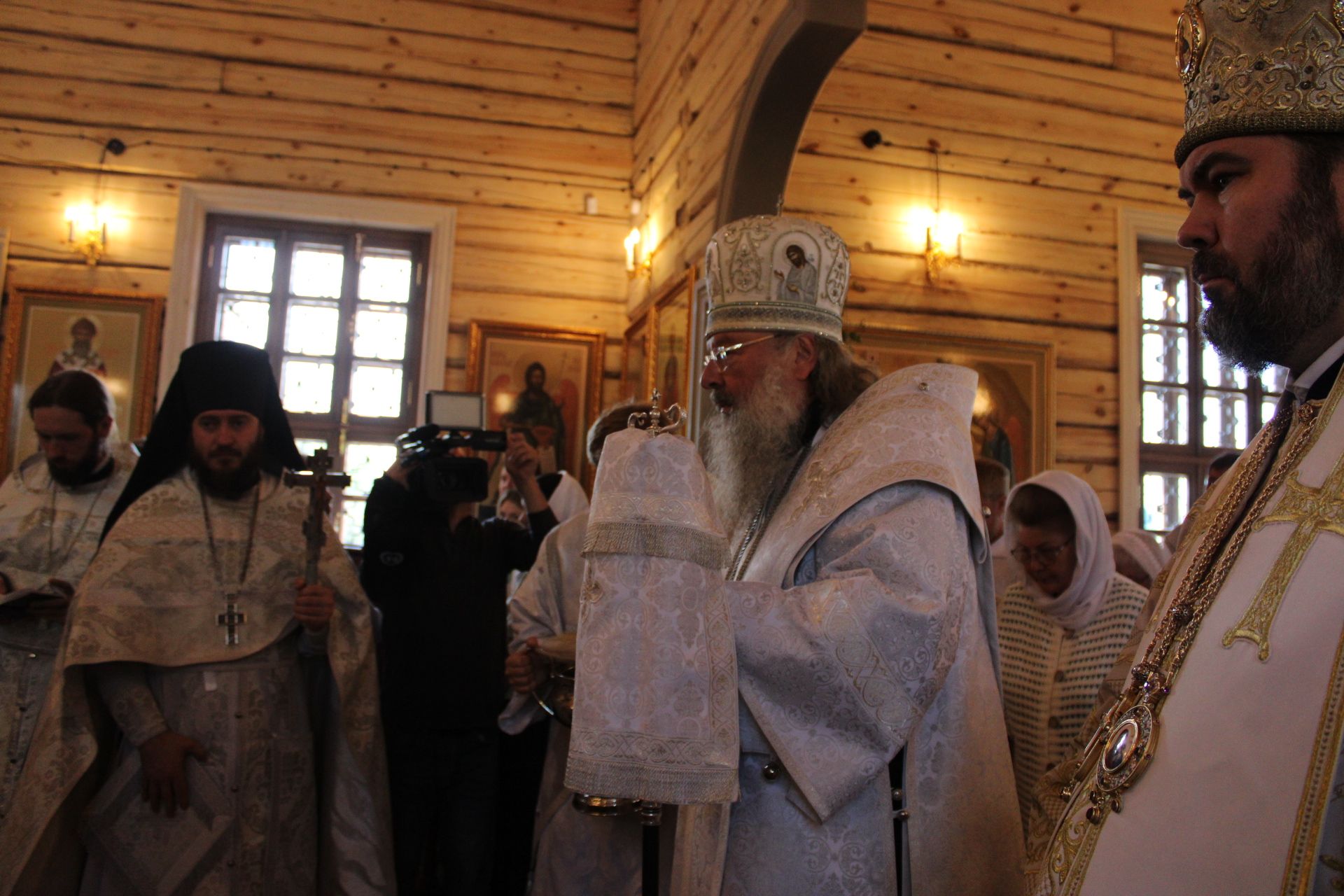 Югары Багражда реставрациядән соң  Изге Троица чиркәве ачылды