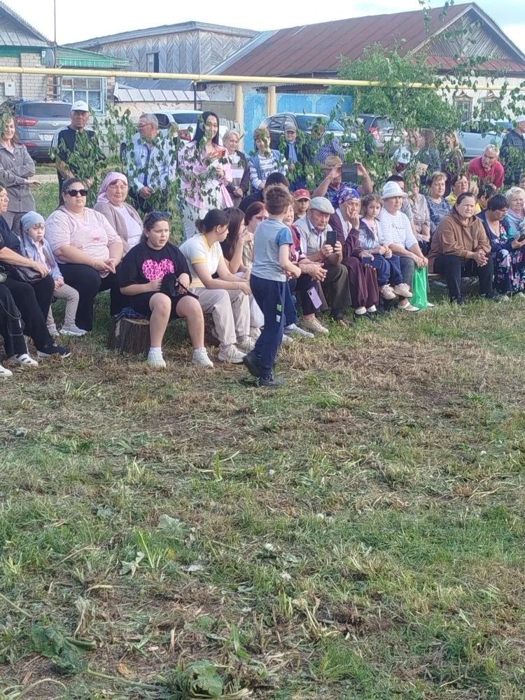 Туңылҗада Тройсынны бәйрәм иттеләр