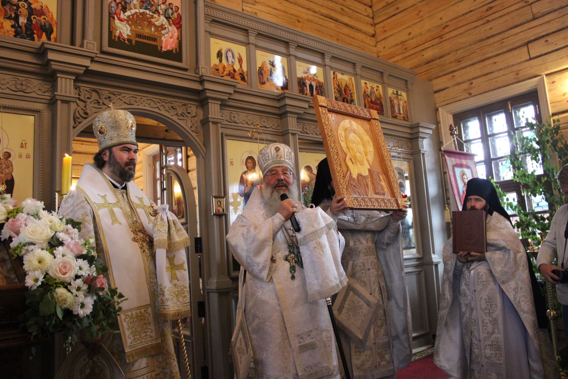 Югары Багражда реставрациядән соң  Изге Троица чиркәве ачылды