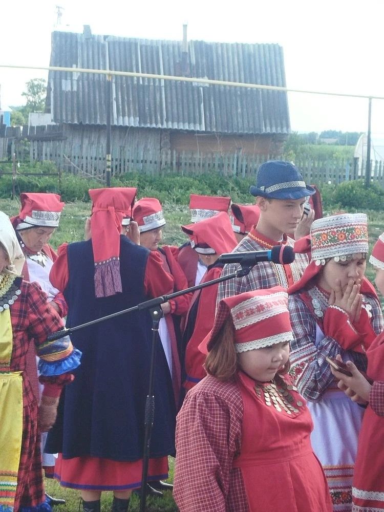 Туңылҗада Тройсынны бәйрәм иттеләр