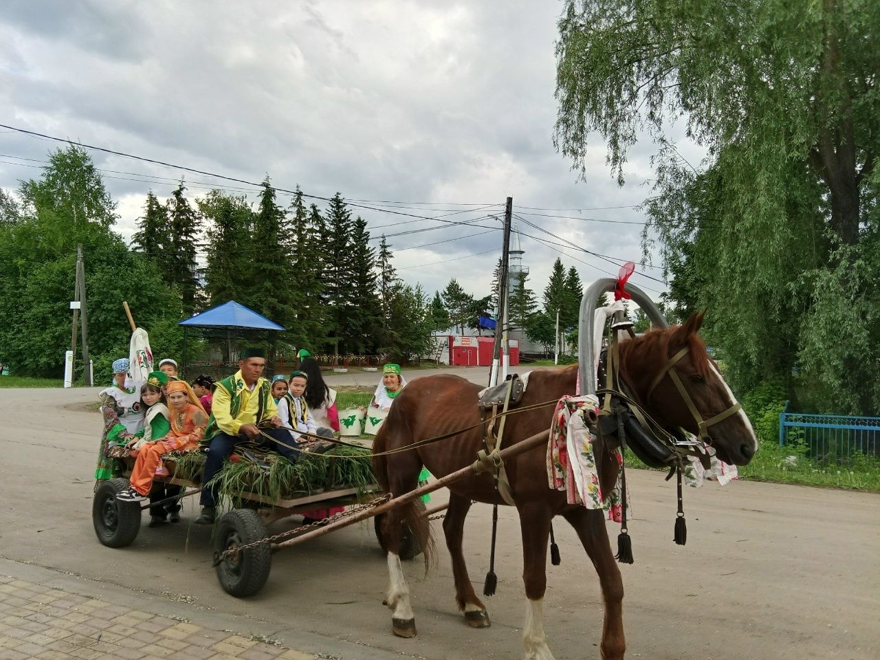 Аксарда Сабантуйга бүләк җыйдылар